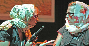 Thelma und louise Theateraufführung, Bühne und kostüme. Sofia Mazzoni